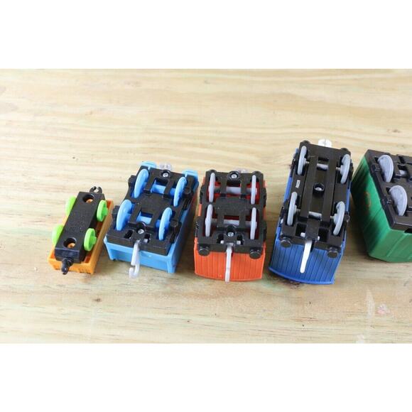 Thomas & Friends 2013 Gullane Timothy Motorized 13 Box Cars Trackmaster TOMY - Picture 7 of 9